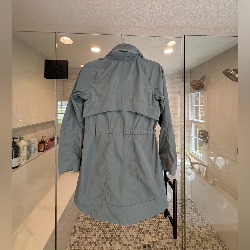 Athleta Women’s Drip Drop Rain Jacket in Sage Green - Picture 5 of 6